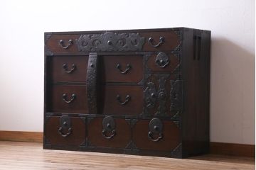 アンティーク家具　古民具　激レア!　特注品　厚みのある金具が立派な総栗材の仙台箪笥(サイドボード)