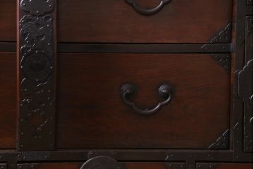 アンティーク家具　古民具　激レア!　特注品　厚みのある金具が立派な総栗材の仙台箪笥(サイドボード)
