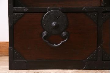 アンティーク家具　古民具　激レア!　特注品　厚みのある金具が立派な総栗材の仙台箪笥(サイドボード)