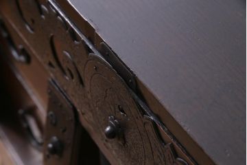 アンティーク家具　古民具　激レア!　特注品　厚みのある金具が立派な総栗材の仙台箪笥(サイドボード)