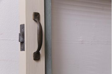 ペイント家具　バイカラーがおしゃれなモールガラス入りのドア(扉、建具)