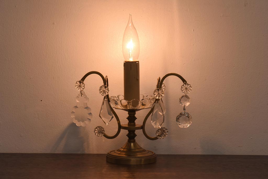 フランスアンティーク　エレガントさと可憐さが織り交じるテーブルランプ(デスクスタンド)