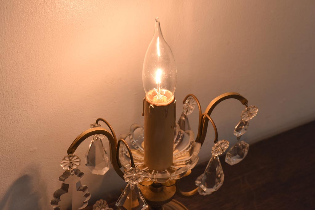 フランスアンティーク　エレガントさと可憐さが織り交じるテーブルランプ(デスクスタンド)