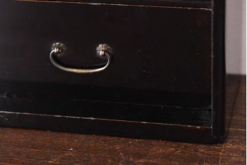 アンティーク家具　古民具・骨董　指物工芸品　外箱桐材　銀の引手が上品な漆塗りの小引き出し(裁縫箱)