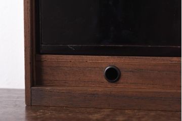 アンティーク家具　古民具・骨董　指物工芸品　外箱桐材　銀の引手が上品な漆塗りの小引き出し(裁縫箱)