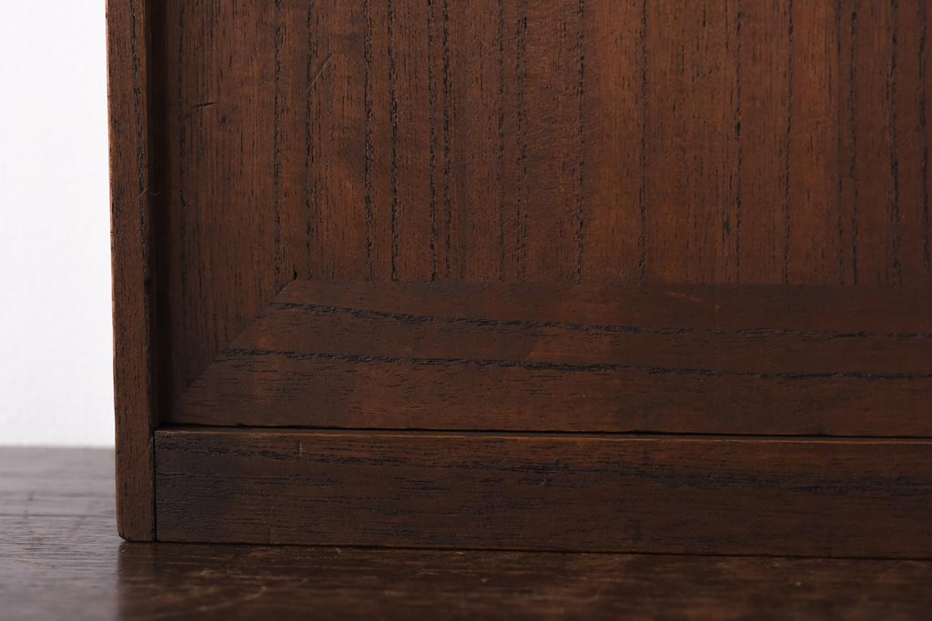 アンティーク家具　古民具・骨董　指物工芸品　外箱桐材　銀の引手が上品な漆塗りの小引き出し(裁縫箱)