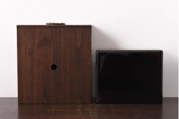 アンティーク家具　古民具・骨董　指物工芸品　外箱桐材　銀の引手が上品な漆塗りの小引き出し(裁縫箱)