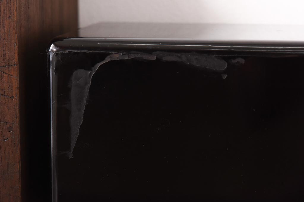 アンティーク家具　古民具・骨董　指物工芸品　外箱桐材　銀の引手が上品な漆塗りの小引き出し(裁縫箱)