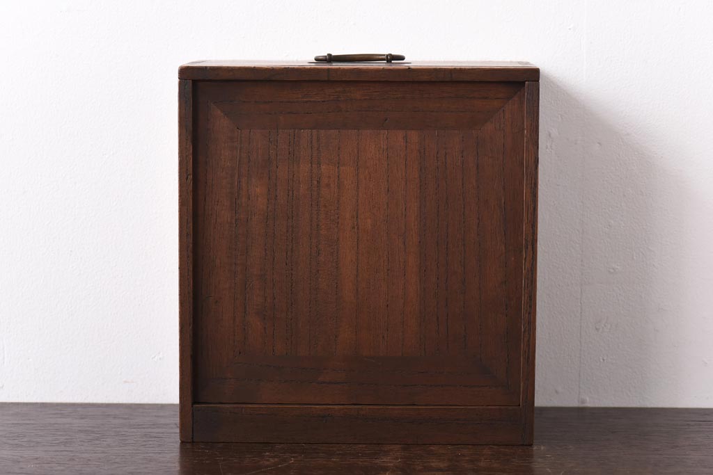 アンティーク家具　古民具・骨董　指物工芸品　外箱桐材　銀の引手が上品な漆塗りの小引き出し(裁縫箱)