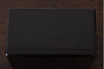 アンティーク家具　古民具・骨董　指物工芸品　外箱桐材　銀の引手が上品な漆塗りの小引き出し(裁縫箱)