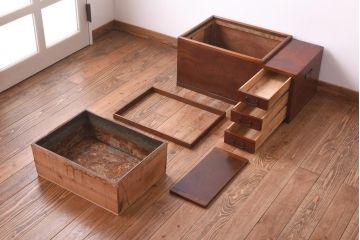 アンティーク雑貨　和製アンティーク　ケヤキ材　猫板付き　上品な漆塗りが施された長火鉢