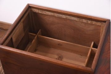 アンティーク雑貨　和製アンティーク　ケヤキ材　猫板付き　上品な漆塗りが施された長火鉢