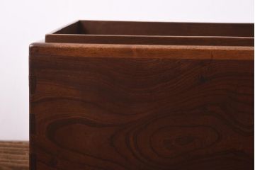 アンティーク雑貨　和製アンティーク　ケヤキ材　猫板付き　上品な漆塗りが施された長火鉢