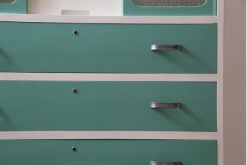 ペイント家具　当店オリジナルガラス入り　淡いカラーが可愛らしいチェスト(引き出し、収納タンス、整理たんす)(R-033394)