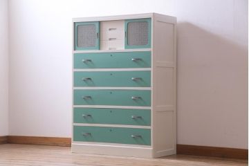 ペイント家具　当店オリジナルガラス入り　淡いカラーが可愛らしいチェスト(引き出し、収納タンス、整理たんす)(R-033394)