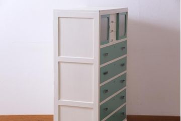 ペイント家具　当店オリジナルガラス入り　淡いカラーが可愛らしいチェスト(引き出し、収納タンス、整理たんす)(R-033394)
