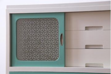 ペイント家具　当店オリジナルガラス入り　淡いカラーが可愛らしいチェスト(引き出し、収納タンス、整理たんす)(R-033394)
