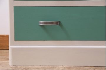 ペイント家具　当店オリジナルガラス入り　淡いカラーが可愛らしいチェスト(引き出し、収納タンス、整理たんす)(R-033394)