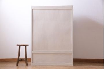 ペイント家具　当店オリジナルガラス入り　淡いカラーが可愛らしいチェスト(引き出し、収納タンス、整理たんす)(R-033394)
