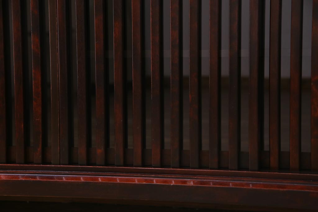 中古　九州民芸家具　シックな雰囲気とモダンなデザインが魅力的なサイドボード(収納棚)