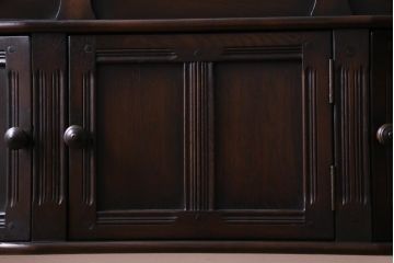 ヴィンテージ家具　イギリスビンテージ　ERCOL(アーコール)　大人の雰囲気漂う上質な壁掛け収納(ウォールシェルフ、吊り戸棚)