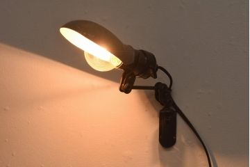 昭和初期　レトロな色合いが魅力的なミシンライト(壁付け照明)(1)
