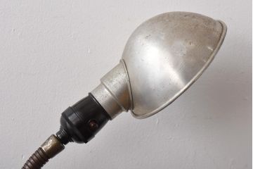 昭和レトロ　シンプルなシェードのスタンドライト(卓上照明、デスクスタンド)