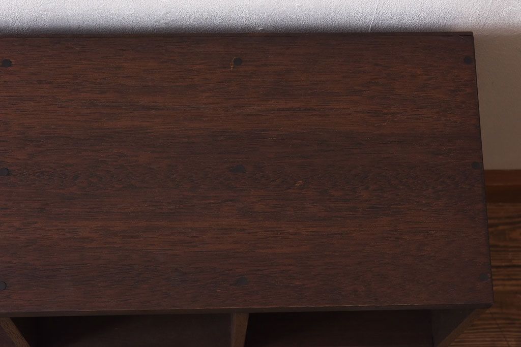 リメイク家具　懐かしい雰囲気が漂うマス目棚(飾り棚、収納棚)