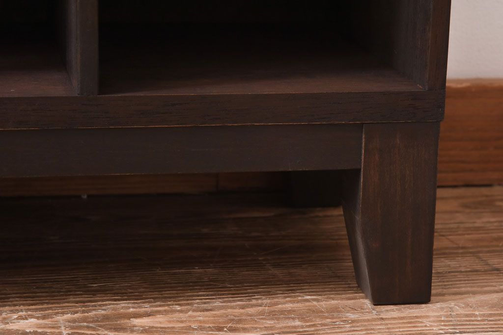 リメイク家具　懐かしい雰囲気が漂うマス目棚(飾り棚、収納棚)