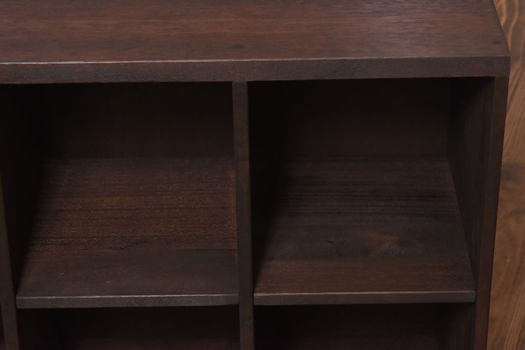 リメイク家具　懐かしい雰囲気が漂うマス目棚(飾り棚、収納棚)