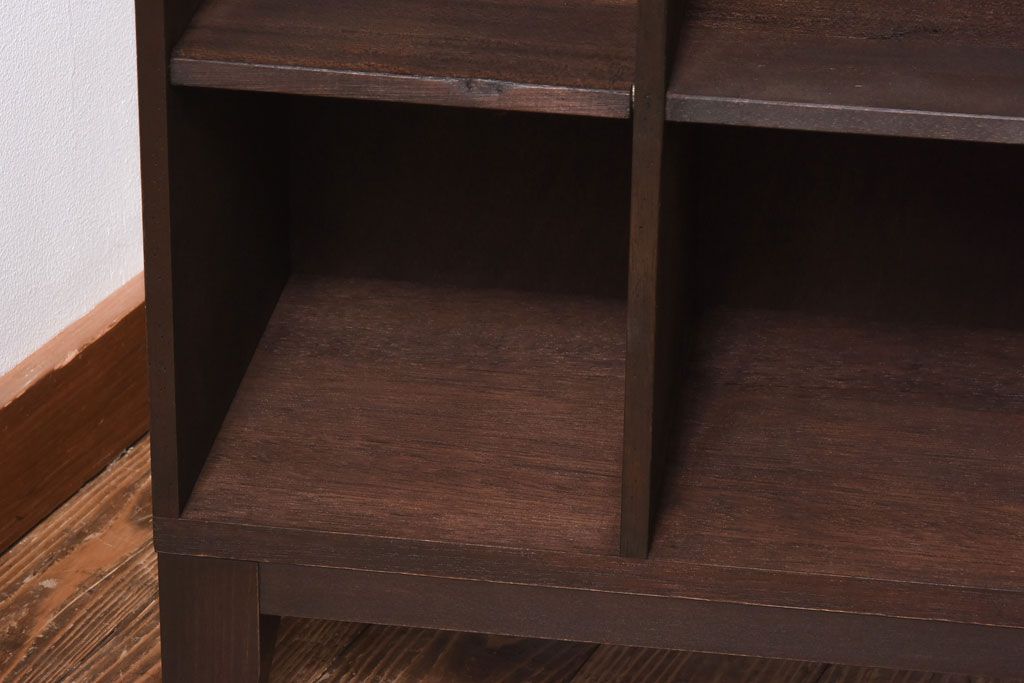 リメイク家具　懐かしい雰囲気が漂うマス目棚(飾り棚、収納棚)