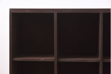 リメイク家具　懐かしい雰囲気が漂うマス目棚(飾り棚、収納棚)