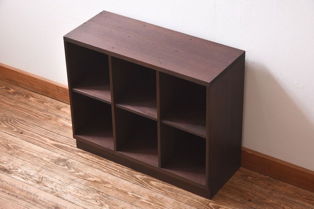 レトロ家具　昭和レトロ　味のある木の質感が魅力のマス目棚(飾り棚、収納棚)