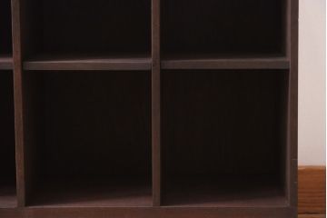 レトロ家具　昭和レトロ　味のある木の質感が魅力のマス目棚(飾り棚、収納棚)