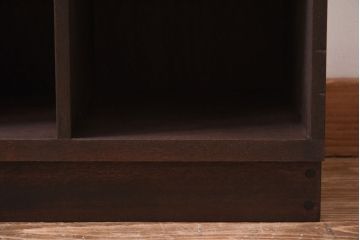 レトロ家具　昭和レトロ　味のある木の質感が魅力のマス目棚(飾り棚、収納棚)