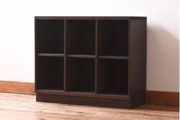レトロ家具　昭和レトロ　味のある木の質感が魅力のマス目棚(飾り棚、収納棚)