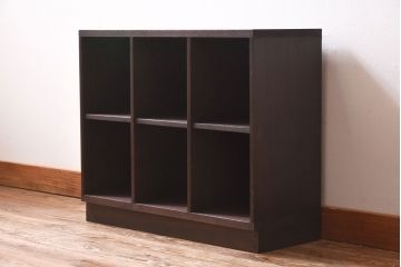 レトロ家具　昭和レトロ　味のある木の質感が魅力のマス目棚(飾り棚、収納棚)