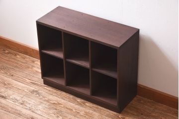 レトロ家具　昭和レトロ　味のある木の質感が魅力のマス目棚(飾り棚、収納棚)
