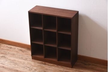 レトロ家具　昭和レトロ　素朴な雰囲気が懐かしいロッカー(マス目棚、収納棚)