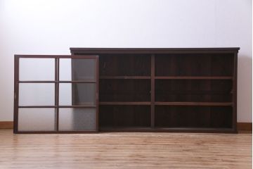 レトロ家具　和製アンティーク　大正昭和初期　ダイヤガラス　レトロな佇まいが味わい深いガラス戸棚(収納棚、飾り棚、陳列棚)