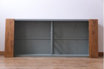 和製アンティーク　ペイント家具　薄型　レトロシャビーな雰囲気がお洒落なガラス戸棚(収納棚、飾り棚)