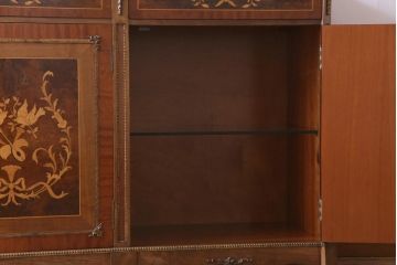 中古　イタリア製　高級品　大理石天板付き　エレガントな雰囲気溢れる上質なサイドボード(収納棚、キャビネット)