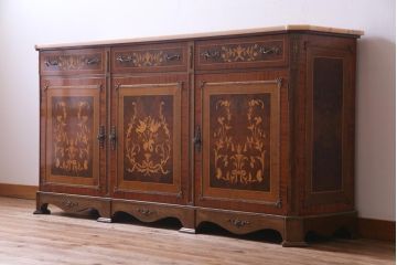 中古　イタリア製　高級品　大理石天板付き　エレガントな雰囲気溢れる上質なサイドボード(収納棚、キャビネット)