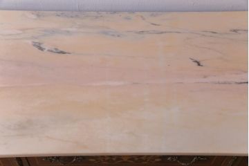 中古　イタリア製　高級品　大理石天板付き　エレガントな雰囲気溢れる上質なサイドボード(収納棚、キャビネット)