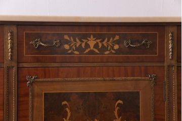 中古　イタリア製　高級品　大理石天板付き　エレガントな雰囲気溢れる上質なサイドボード(収納棚、キャビネット)