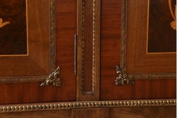 中古　イタリア製　高級品　大理石天板付き　エレガントな雰囲気溢れる上質なサイドボード(収納棚、キャビネット)