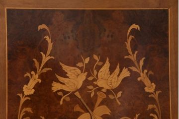 中古　イタリア製　高級品　大理石天板付き　エレガントな雰囲気溢れる上質なサイドボード(収納棚、キャビネット)