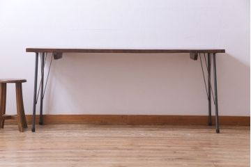 明治大正期　古材リメイク　天板に栃の木一枚板を使用したシンプルな鉄脚テーブル(サイドテーブル、飾り台)