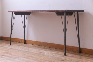 明治大正期　古材リメイク　天板に栃の木一枚板を使用したシンプルな鉄脚テーブル(サイドテーブル、飾り台)