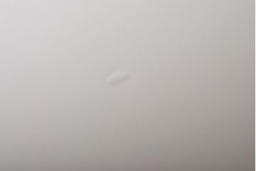 昭和レトロ　丸い形とマットな質感が可愛らしいペンダントライト(天井照明、電笠、シェード)